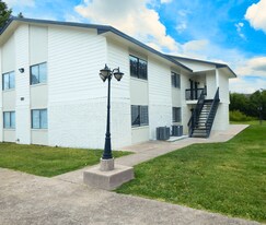 Mammoth at the Orchard Apartments in Rogers, AR - Building Photo