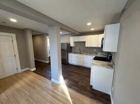 173-175 Center St in Manchester, CT - Building Photo