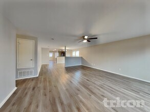 2668 Clarks Mill Ln in Fort Worth, TX - Foto de edificio - Building Photo