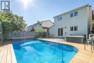 1488 Meadowbrook Rd in Ottawa, ON - Building Photo - Building Photo