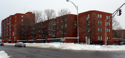 Madison Plaza Apartments in Rome, NY - Building Photo - Building Photo