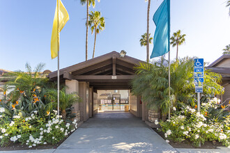 Oro Vista Apartments in San Diego, CA - Foto de edificio - Building Photo