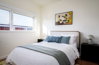 Jute Apartments in Portland, OR - Building Photo - Building Photo