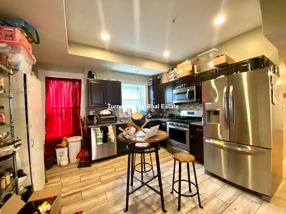 5 Dalrymple St, Unit 1 in Boston, MA - Building Photo