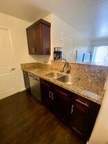 950 Seven Hills Dr, Unit 2914 in Henderson, NV - Building Photo