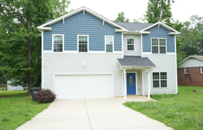 429 Gray Dr in Charlotte, NC - Foto de edificio