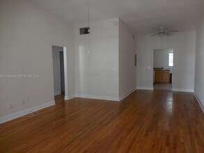 9725 Bay Harbor Terrace in Bay Harbor Islands, FL - Building Photo - Building Photo