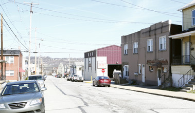 1901 Mcclure St in Homestead, PA - Building Photo - Building Photo