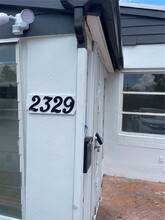 2329 NE 173rd St in North Miami Beach, FL - Foto de edificio - Building Photo