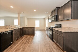 1208 Narrow Hts Dr in Conroe, TX - Building Photo - Building Photo