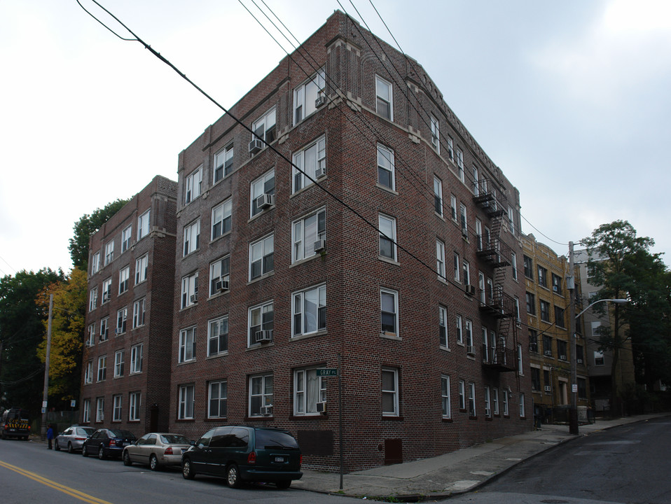 154 Radford St in Yonkers, NY - Foto de edificio