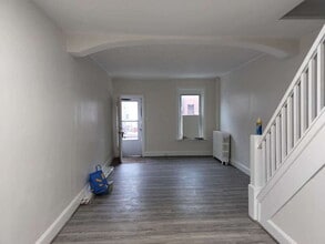 547 Centre St in Trenton, NJ - Building Photo - Building Photo