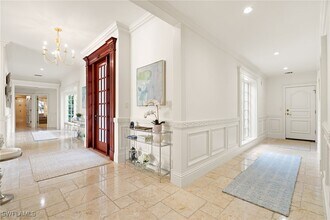 1060 Galleon Dr in Naples, FL - Building Photo - Building Photo