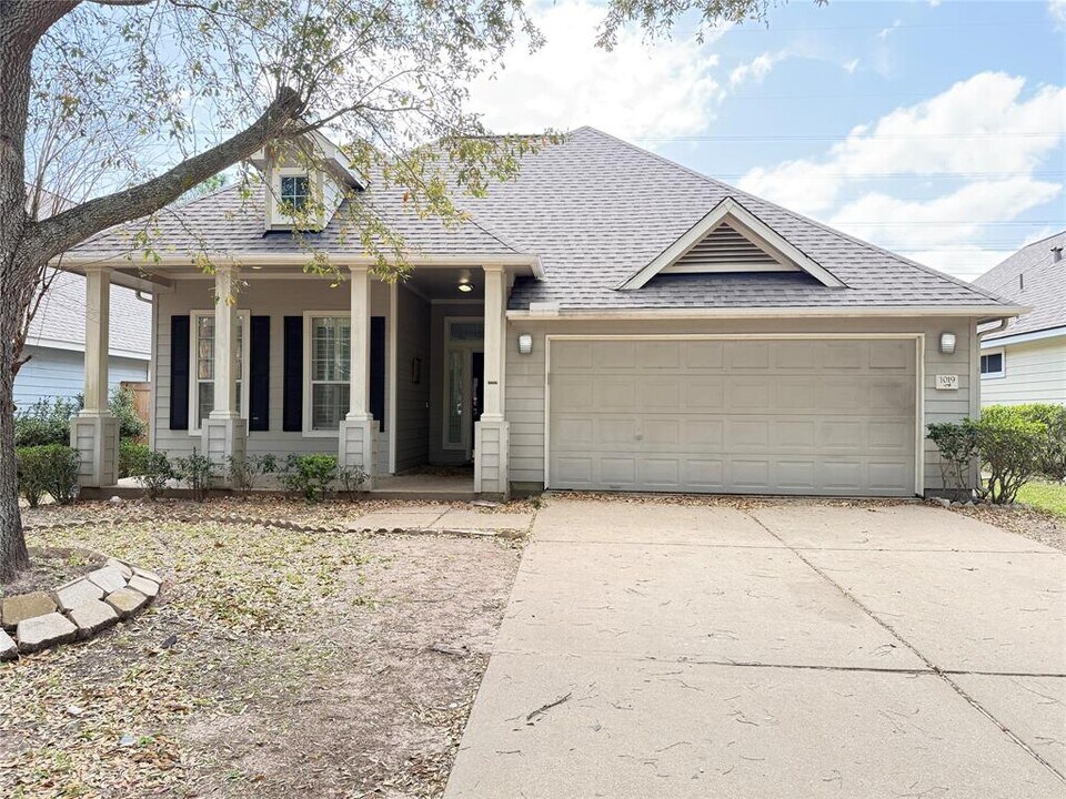 1019 Laurel Green Rd in Missouri City, TX - Building Photo