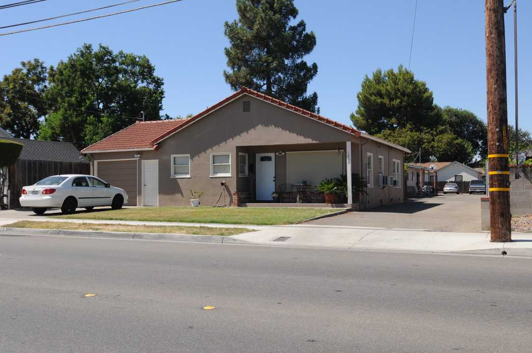 1809 N Parker Ave in Tracy, CA - Building Photo