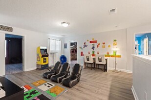 1422 Thunderbird Rd in Four Corners, FL - Building Photo