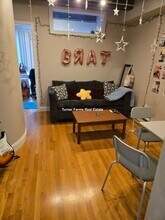 12 Stoneholm St, Unit 607 in Boston, MA - Foto de edificio - Building Photo
