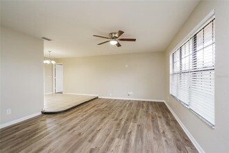 1418 SE 22nd St in Cape Coral, FL - Foto de edificio - Building Photo