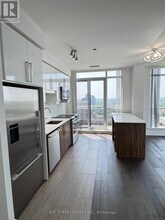9205-9205 Yonge St in Richmond Hill, ON - Building Photo - Building Photo