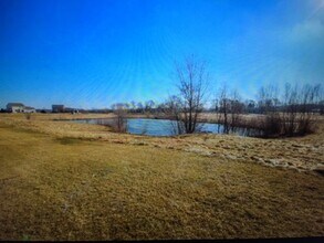 108 Paradise Cir in Marshall, WI - Foto de edificio - Building Photo