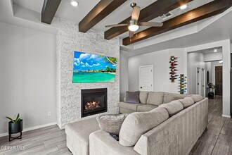 840 Via Glorieta in Santa Teresa, NM - Building Photo - Building Photo