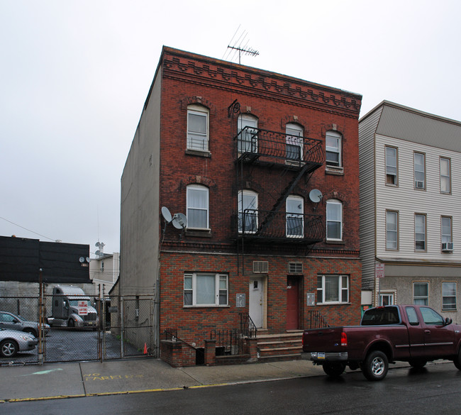 521-523 Market St