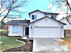 3237 W Wave Dr in Meridian, ID - Building Photo