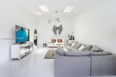 270 SE 7th St in Dania Beach, FL - Building Photo - Building Photo