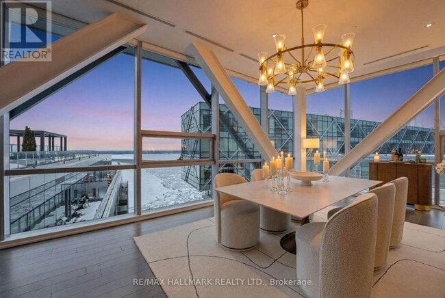 39 Queens Quay E in Toronto, ON - Building Photo - Building Photo