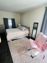 24 N Chestnut St, Unit 1 first floor in New Paltz, NY - Foto de edificio - Building Photo