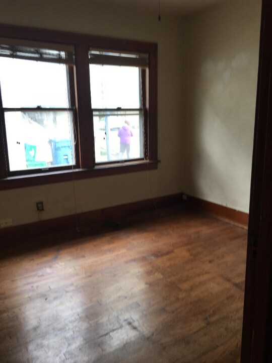 913 W South St in Kalamazoo, MI - Building Photo