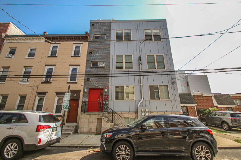 1926 Brown St in Philadelphia, PA - Building Photo