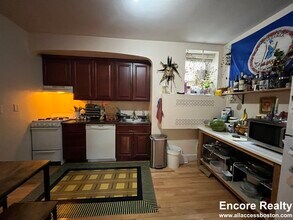 1555 Beacon St in Brookline, MA - Building Photo - Building Photo