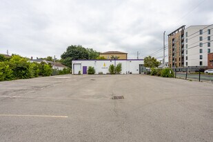 816 King St W in Hamilton, ON - Building Photo