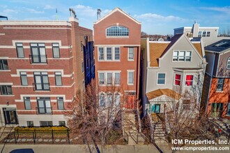 1322 W Diversey Pky, Unit 1326-1 in Chicago, IL - Building Photo - Building Photo