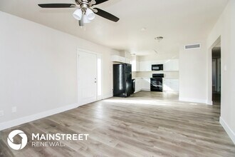 10411 W Devonshire Ave in Phoenix, AZ - Foto de edificio - Building Photo
