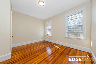 47 Brackett St, Unit 3 in Boston, MA - Building Photo - Building Photo