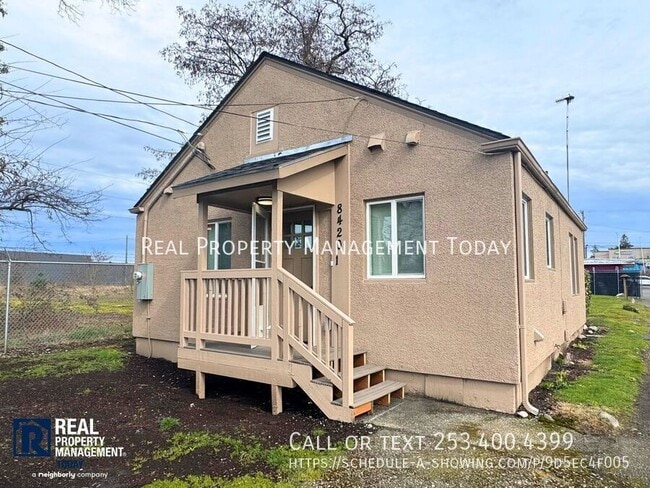 8420 S Tacoma Way in Lakewood, WA - Building Photo - Building Photo