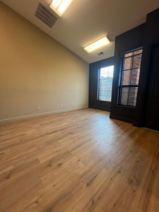 20-30 E Southampton Dr in Columbia, MO - Building Photo