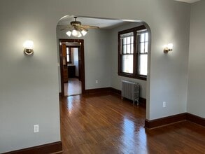 10 Erin St, Unit 2nd Floor in Middletown, CT - Foto de edificio - Building Photo