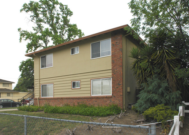 1053 W Hamilton Ave in Campbell, CA - Building Photo - Building Photo