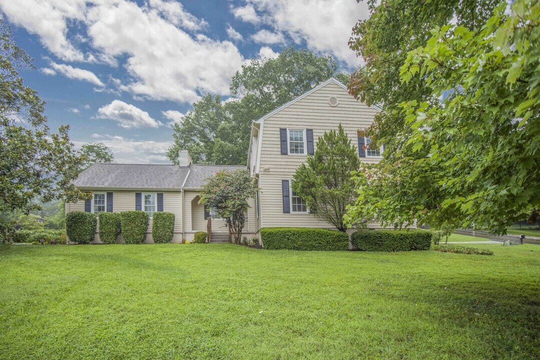 11144 Pleasant Forest Dr in Knoxville, TN - Building Photo