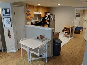 1629 Newton St NW, Unit Unit B in Washington, DC - Building Photo - Building Photo