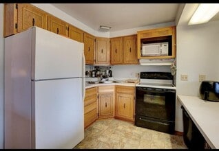 607 Cross Ave S in Amery, WI - Building Photo - Building Photo