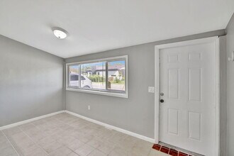 300 NW 16th St in Fort Lauderdale, FL - Building Photo - Building Photo
