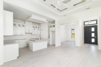 1505 E Encino Ave in Pharr, TX - Foto de edificio - Building Photo