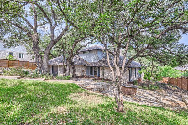 2203 Doral Dr in Austin, TX - Building Photo