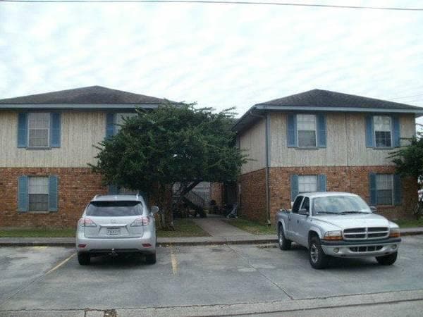 127 Mall Cir in Houma, LA - Building Photo - Building Photo