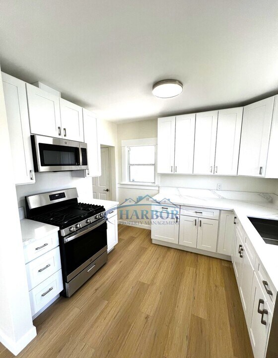 226 N Bonnie Brae St in Los Angeles, CA - Building Photo