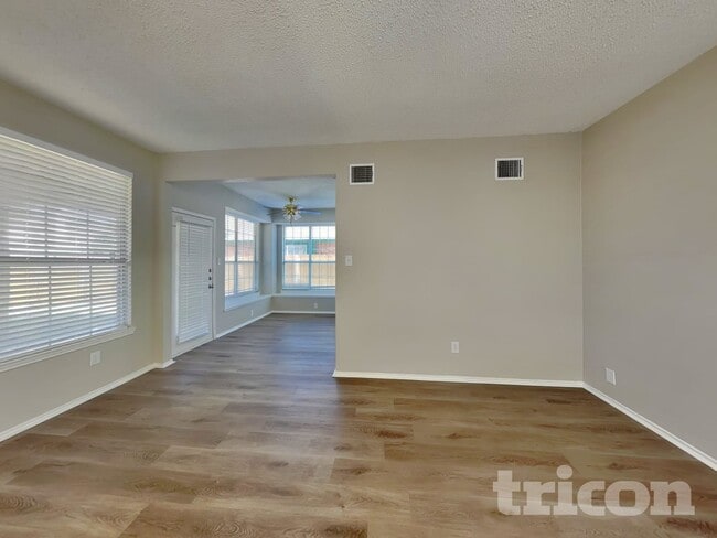 5916 Madison Dr, Unit 204 in The Colony, TX - Building Photo - Building Photo